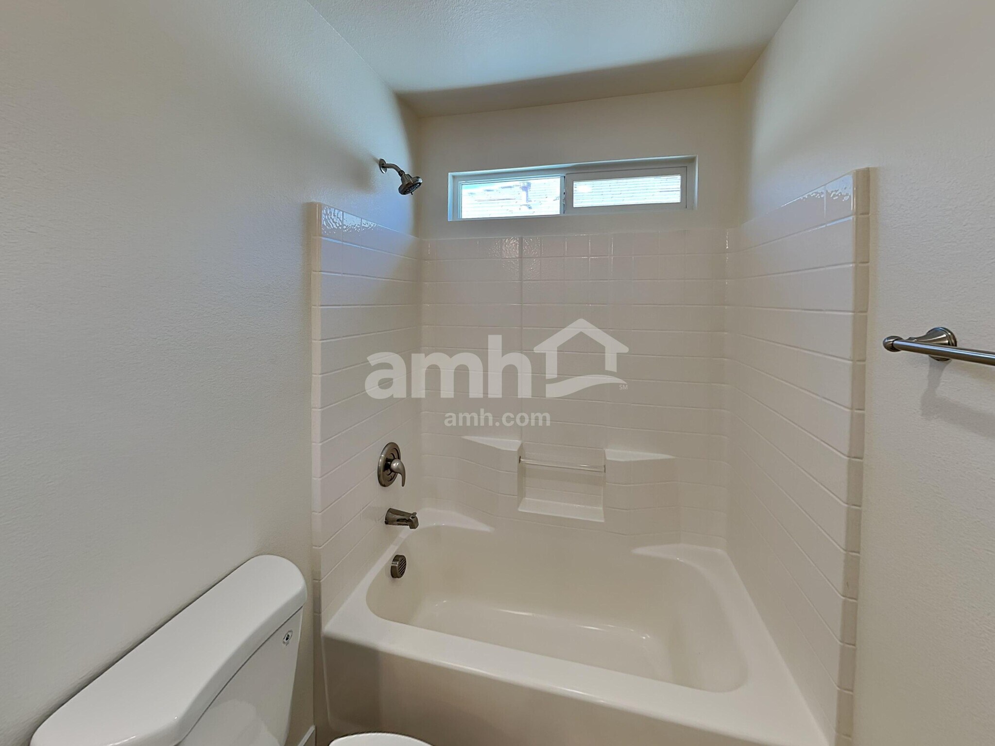 Building Photo - 1029 Maple Pines Ave