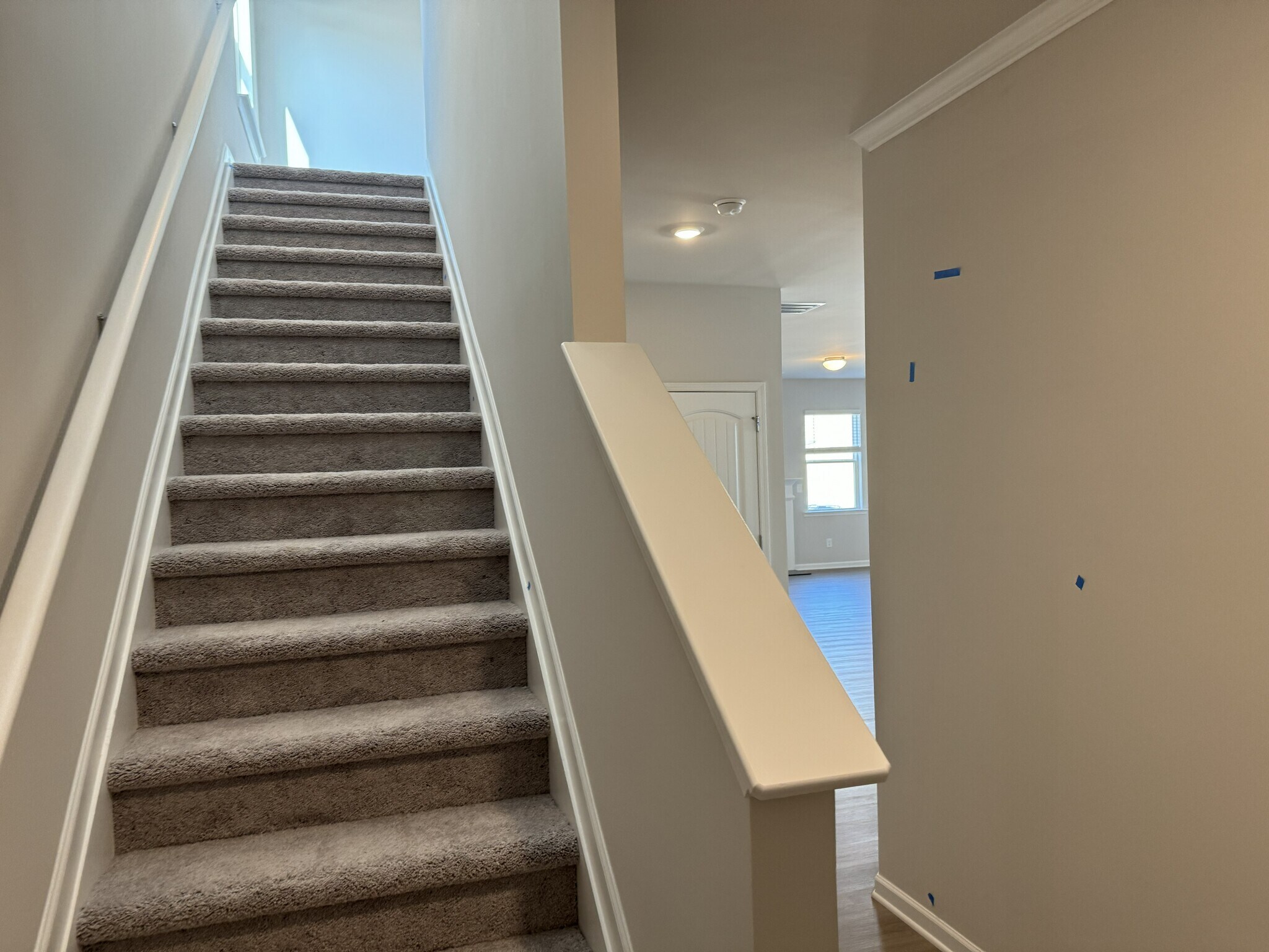 Building Photo - 9 Pineview Dr