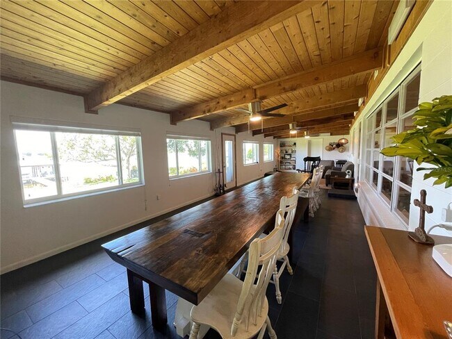 Building Photo - 879 S Terrace Dr