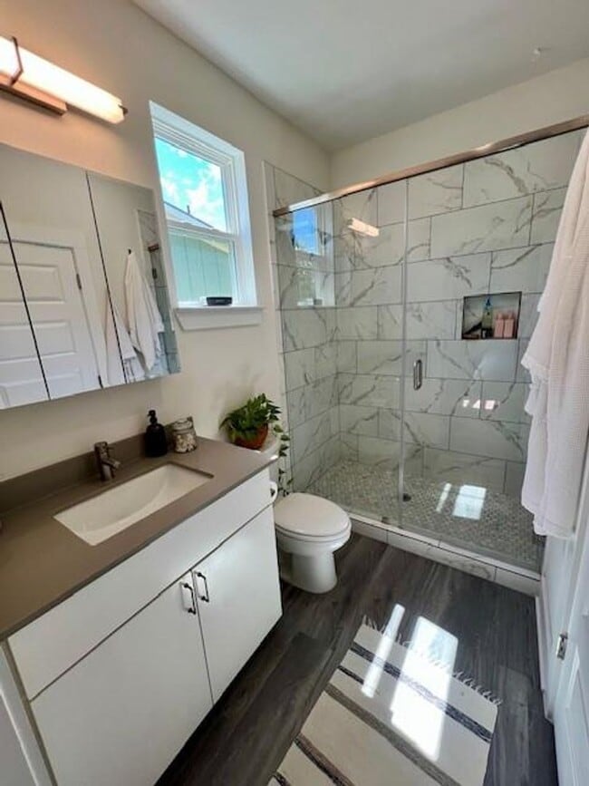 Building Photo - PRE-LEASE - Heart of the City! 2 bedrooms,...