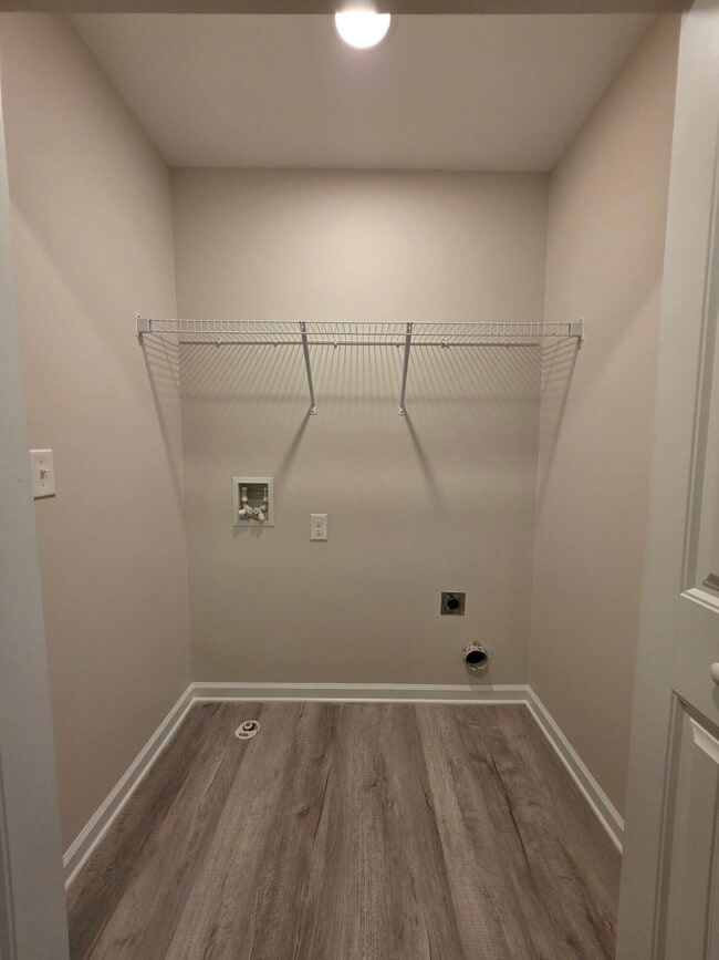 Building Photo - 2969 Old Field Rd