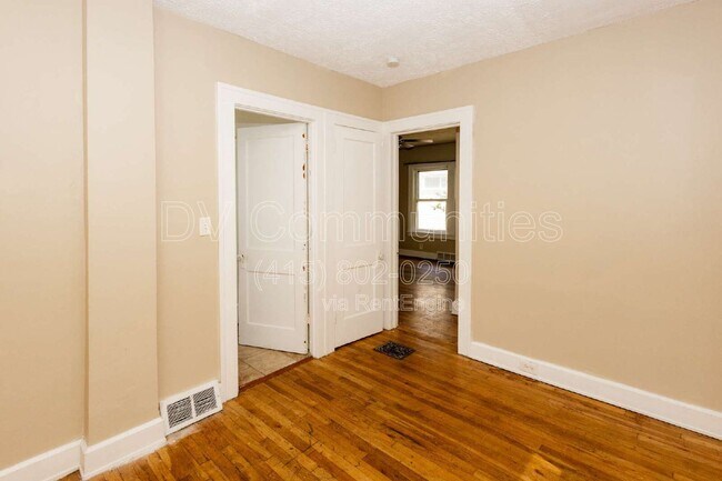 Building Photo - 3849 W 135th St