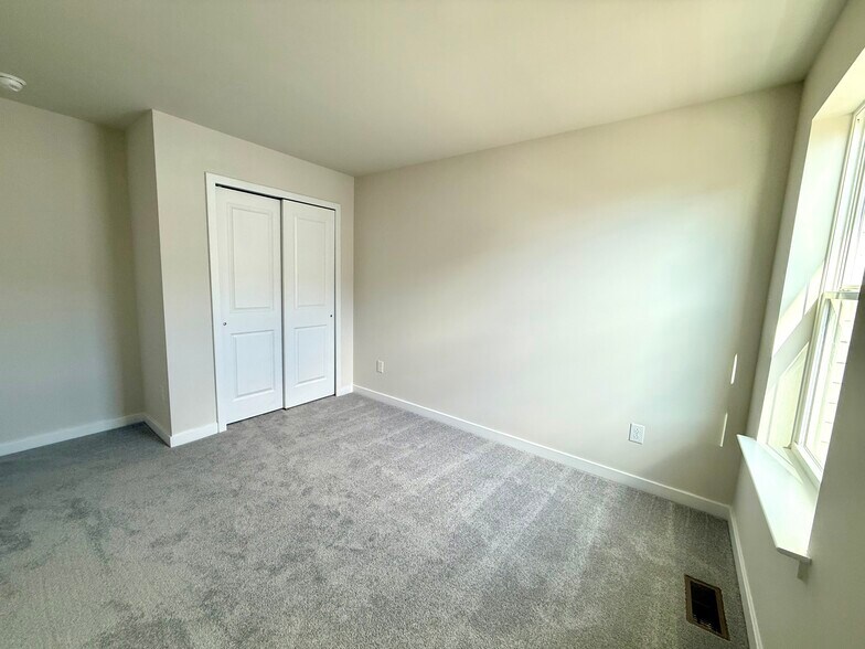 Building Photo - 1289 Fillmore St