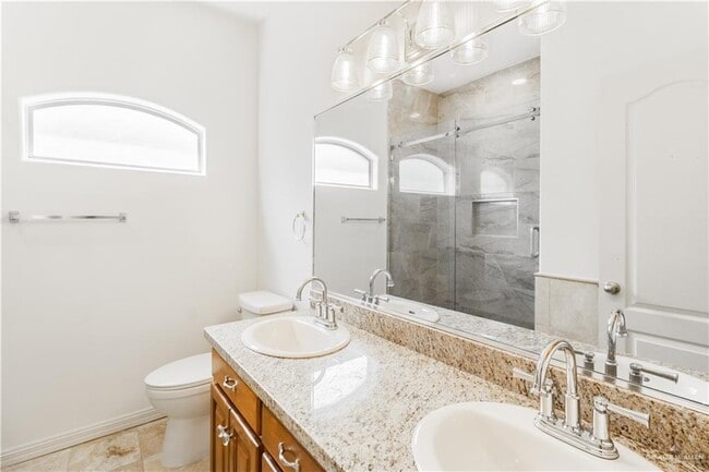 Building Photo - 22 San Roman St