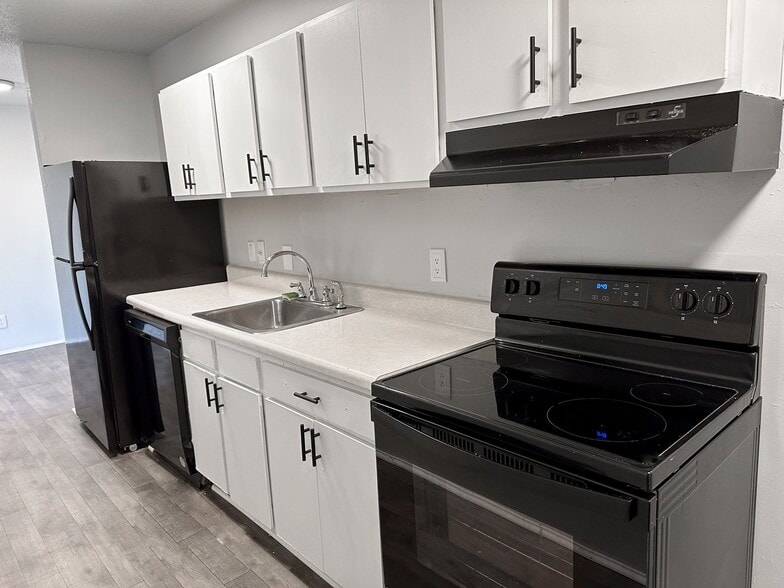 Building Photo - 5130 Dandy Ct