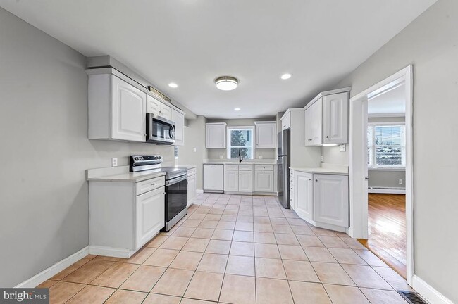 Building Photo - 4236 Florida Ave