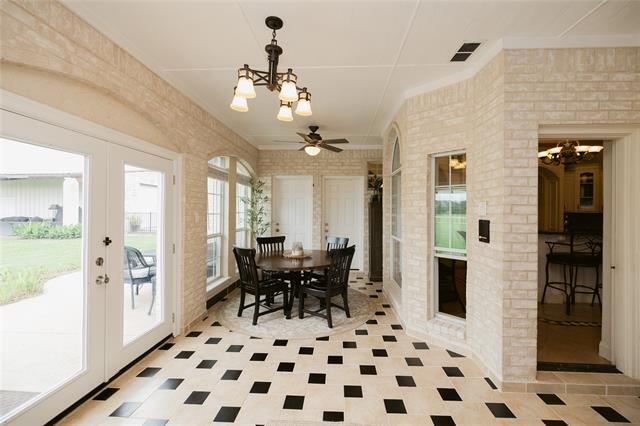 Building Photo - 624 Horseshoe Bend
