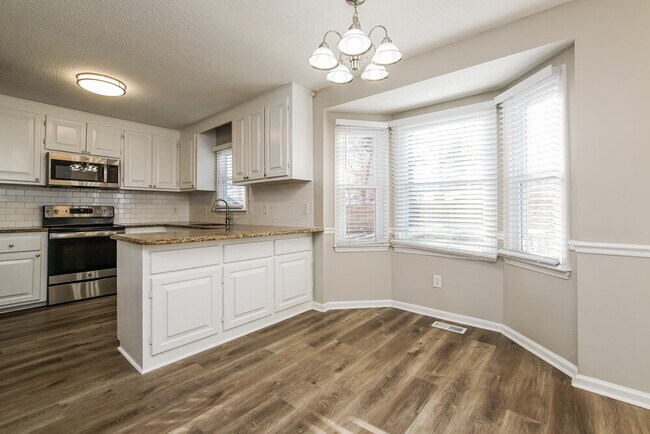 Building Photo - 3007 Brittany Dr