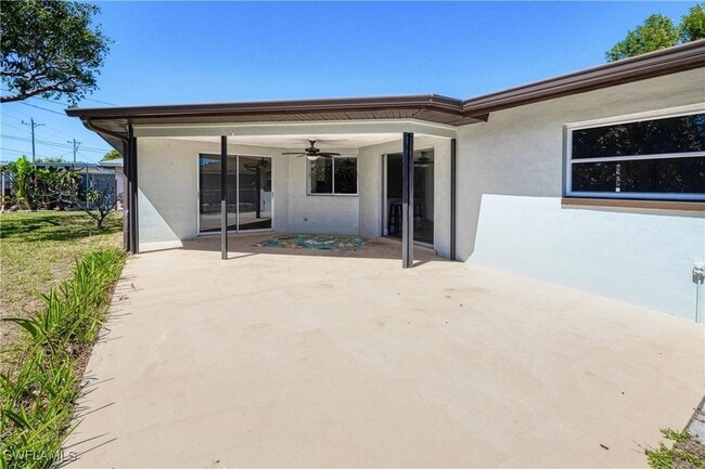 Building Photo - 1308 SE 25th Ln