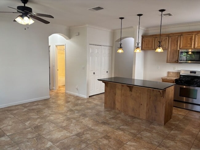 Building Photo - Single Story Home in Lincoln