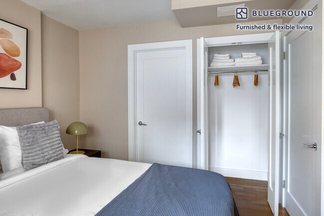 Building Photo - 160 E 88th St