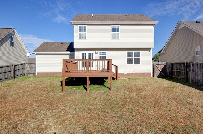Building Photo - Well-maintained two-story home located in Arthur’s Court.