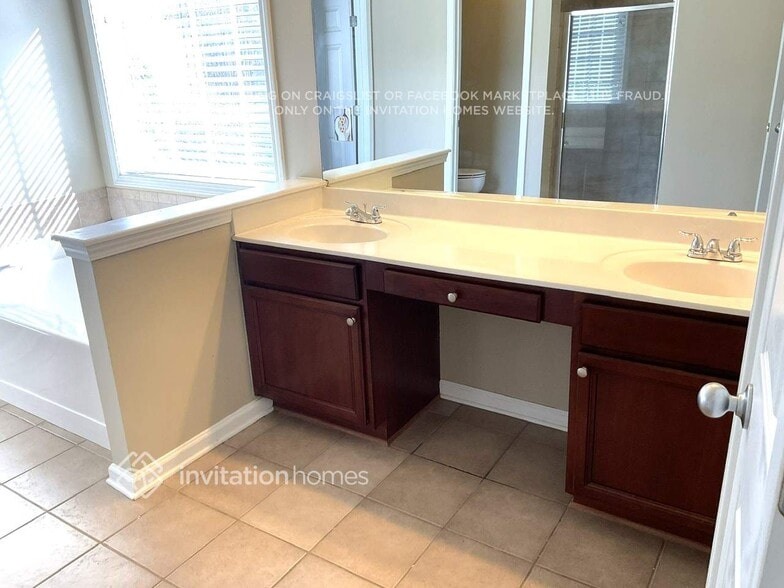 Building Photo - 1757 Brandemere Dr SW