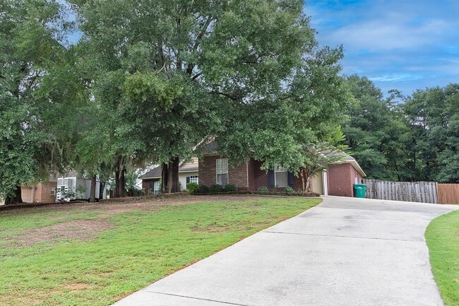 Primary Photo - Home for Rent in Magnolia Estates