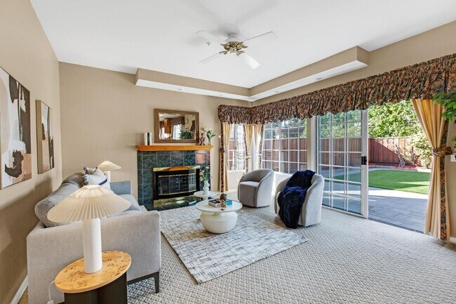 Building Photo - 639 Mercado Ct