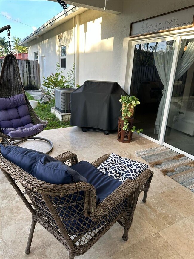 Building Photo - 210 SW 4th St