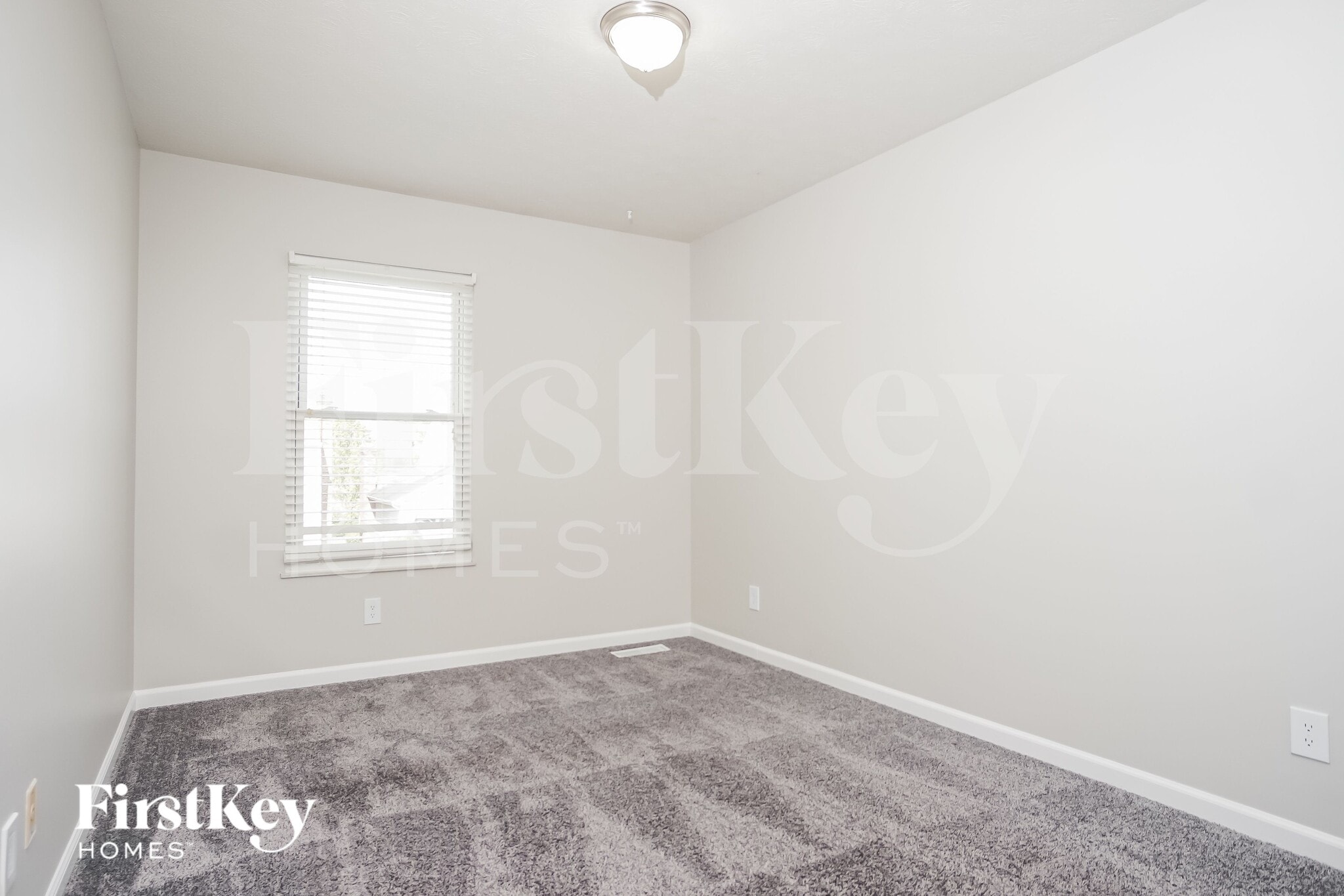 Building Photo - 935 Saffron Ln