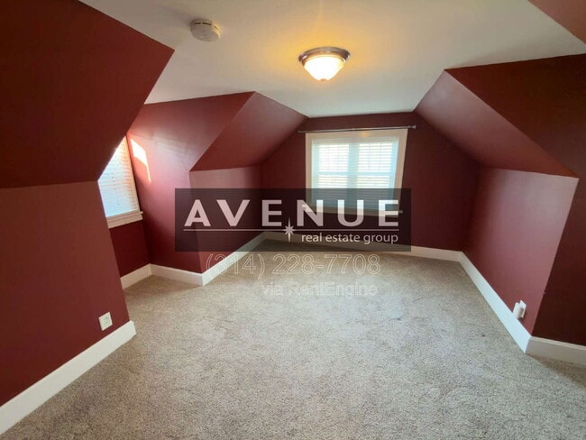 Building Photo - 4938 Walsh St