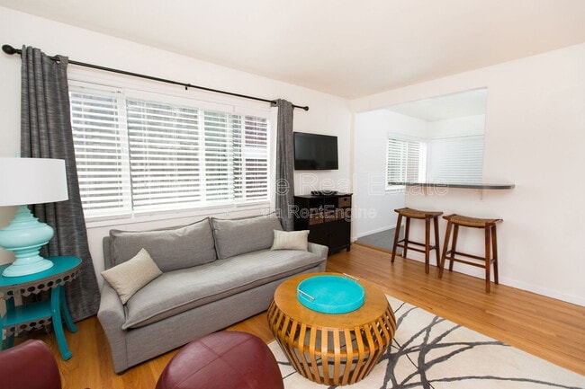 Building Photo - 713 Venice Ct.