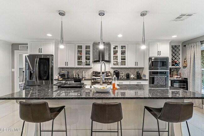 Building Photo - 9904 Monaco Dr