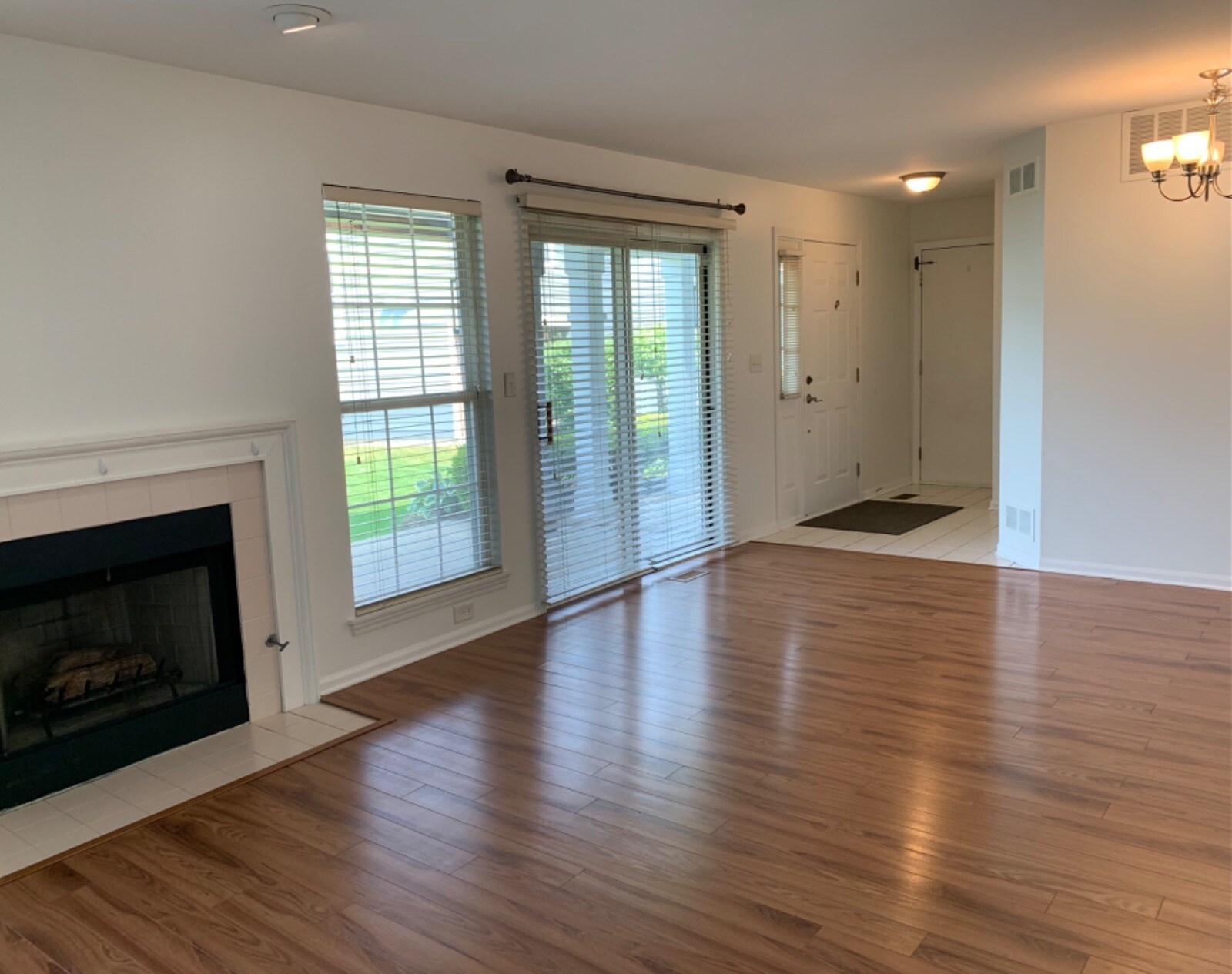 Building Photo - 1098 Camden Ct