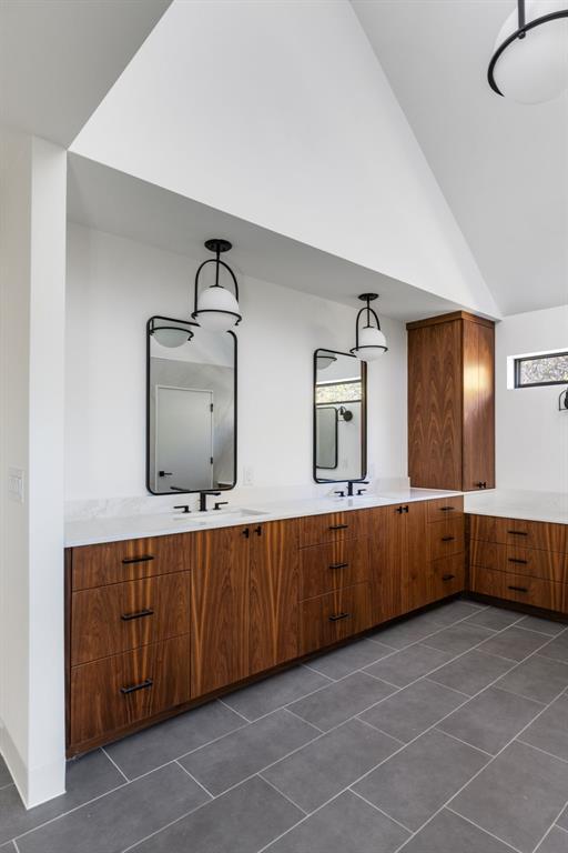 Building Photo - 1603 Chelsea Ln