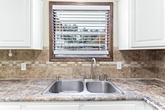 Building Photo - 4770 Corkwood Ln