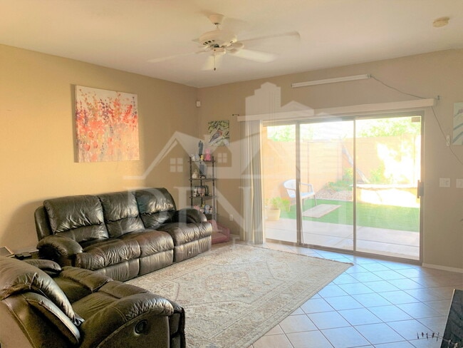 Building Photo - 706 N Tangerine Dr