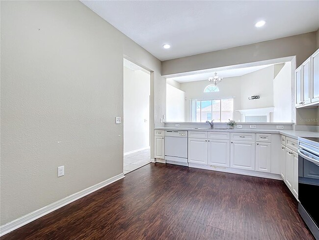 Building Photo - 610 Terranova Dr