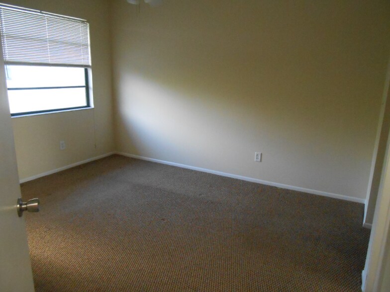 Building Photo - 812 E Gulf Blvd