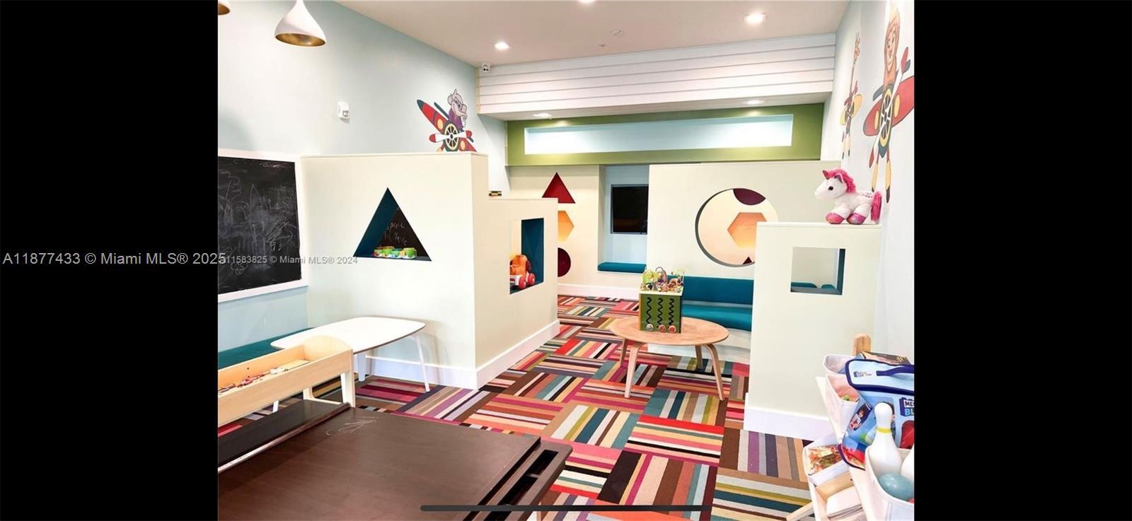 Building Photo - 4640 NW 84th Ave