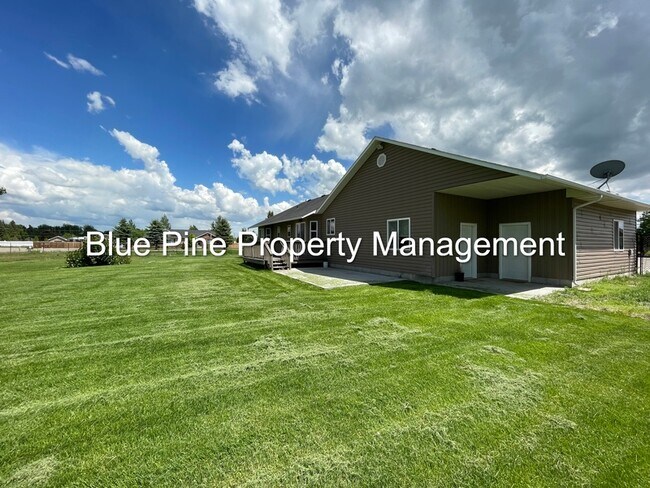 Building Photo - 119 4090 E