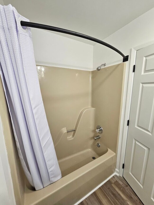 Building Photo - 71 Westgate Cir