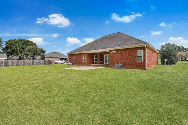 Building Photo - 1821 Old Carriage Trail