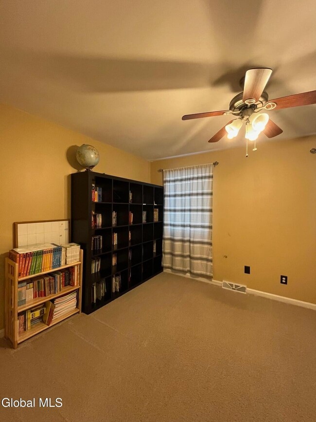 Building Photo - 14 Mallard Dr