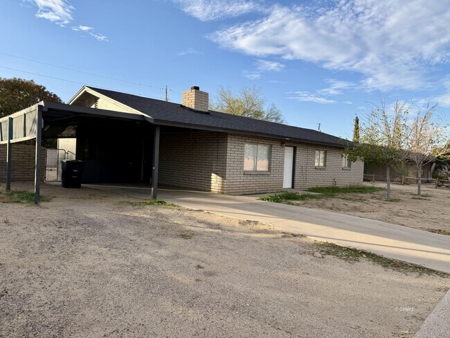 Building Photo - 2944 S 12th Ave