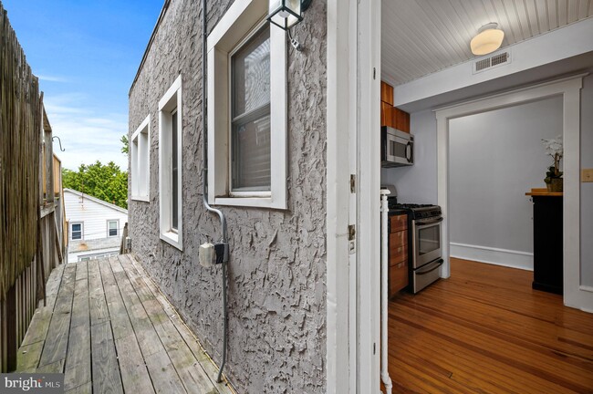 Building Photo - 221 A Kings Hwy E