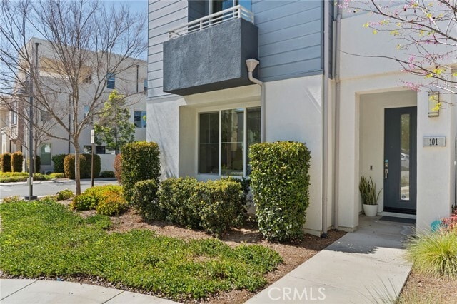 Building Photo - 101 Stage