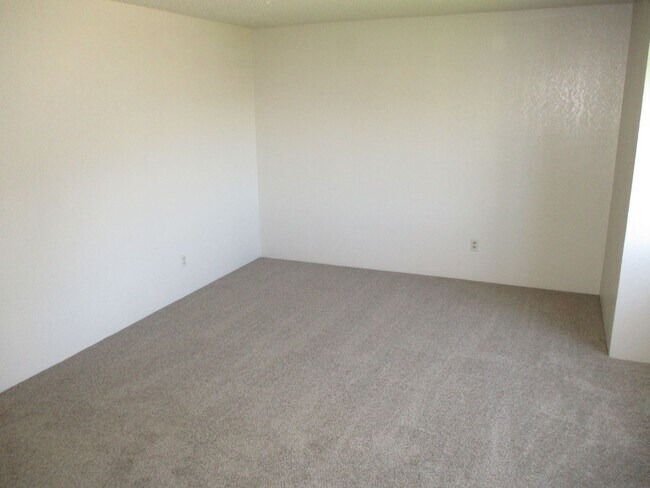 Building Photo - 36-2-1