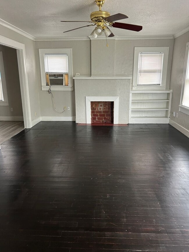 Building Photo - 308 S Mississippi St