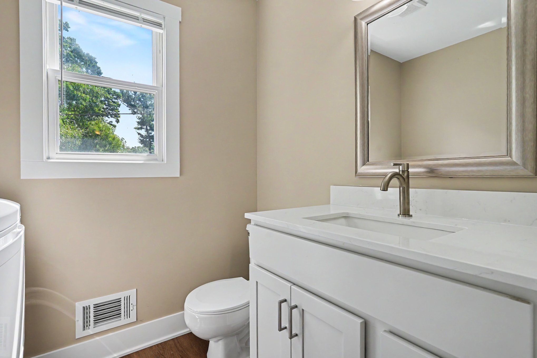 Building Photo - 136 Scotts Dr