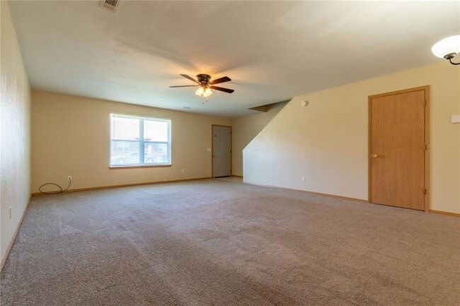 Building Photo - 230 Meadow Ct