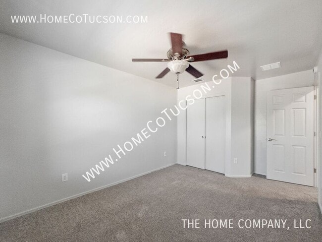 Building Photo - 5749 E Bellow Ln