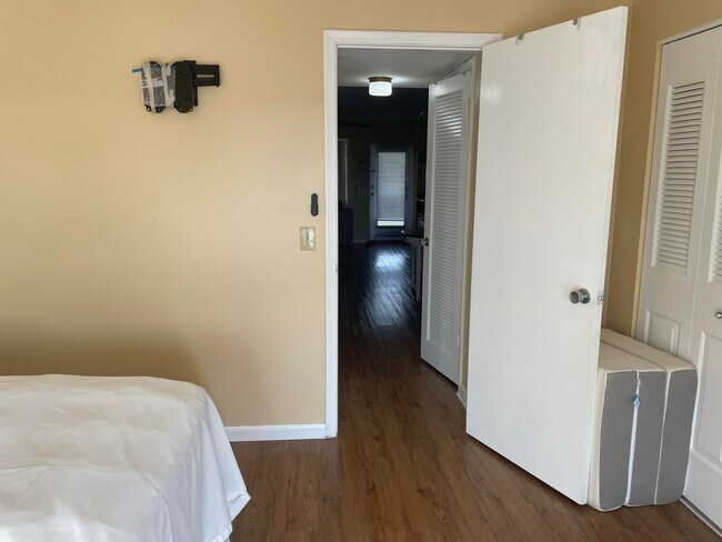 Building Photo - 183 Dorchester E