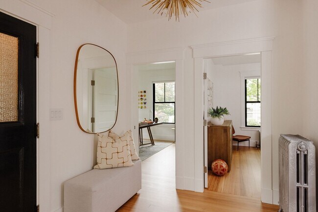 Building Photo - 21 Walnut St