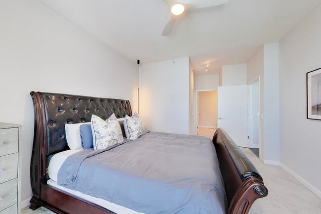 Building Photo - 1629 S Prairie Ave