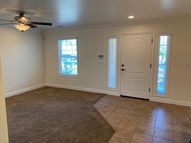 Building Photo - Stunning 4 bedroom, 2 Bath Tracy Home / Best Property Management