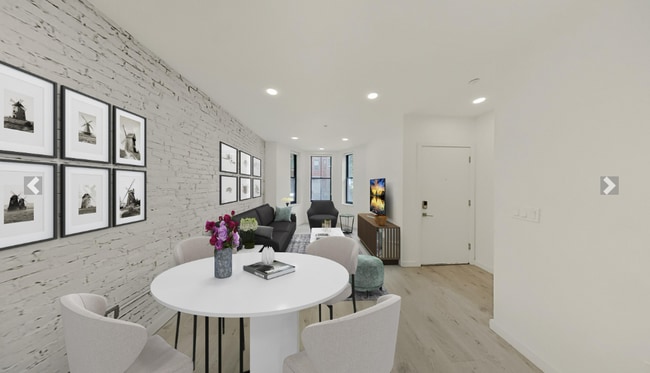 Building Photo - 2 Worthington St