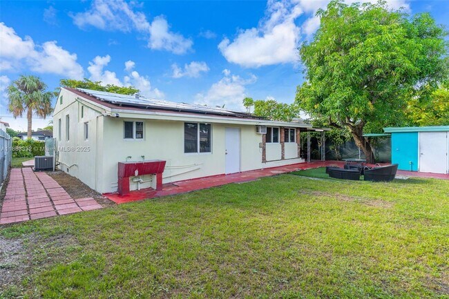 Building Photo - 701 Tamiami Canal Rd