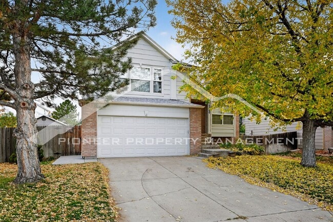 Building Photo - Spacious Home with Central AC and Gas Fireplace